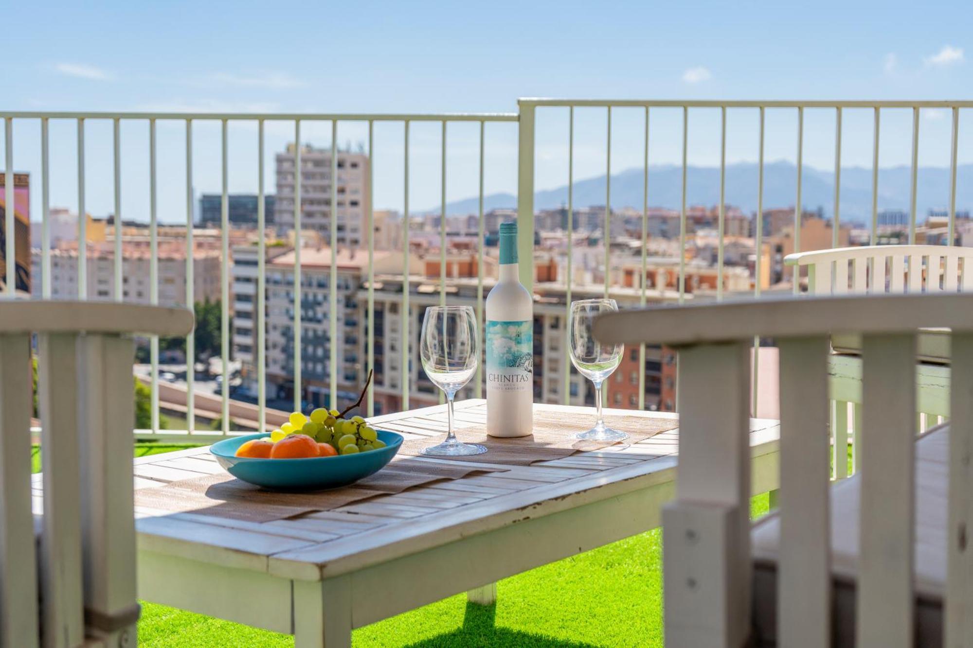 Sea Views Penthouse City Center Малага Экстерьер фото
